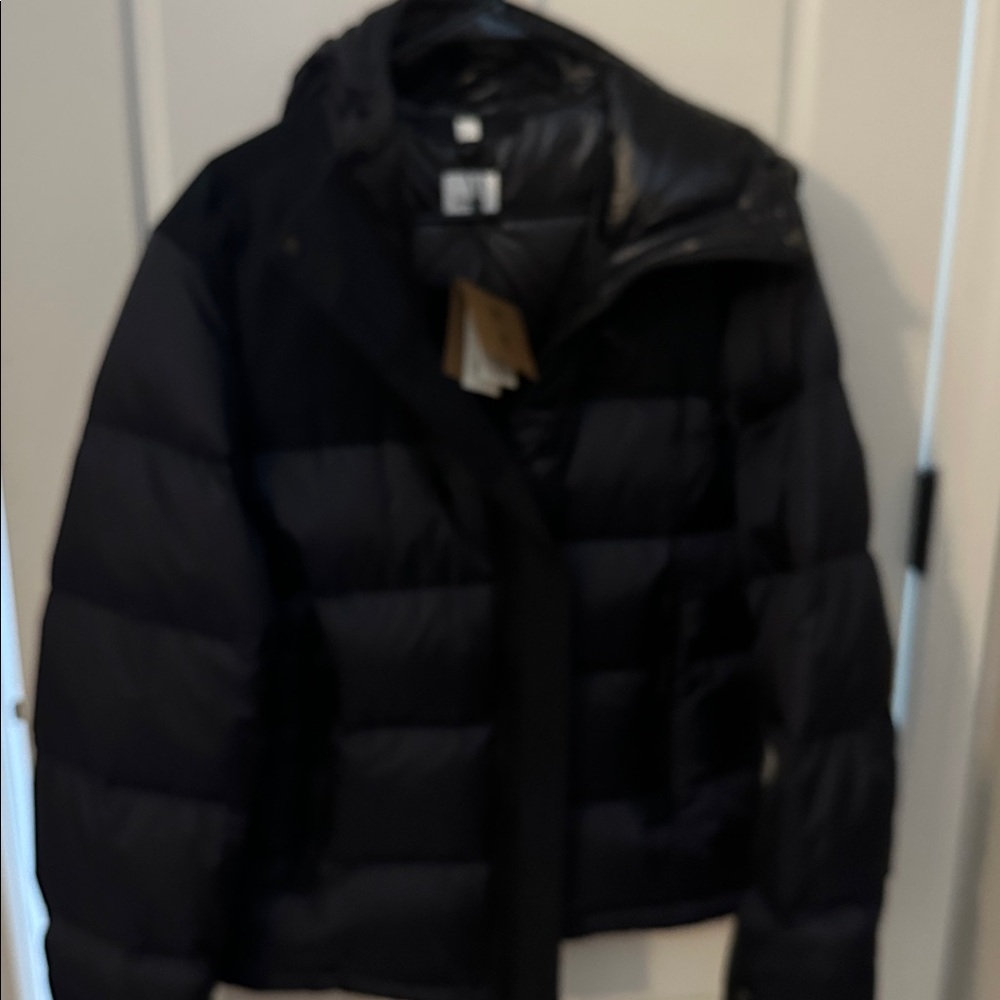 Burberry Luxurious dark blue puffer type  Outerwear